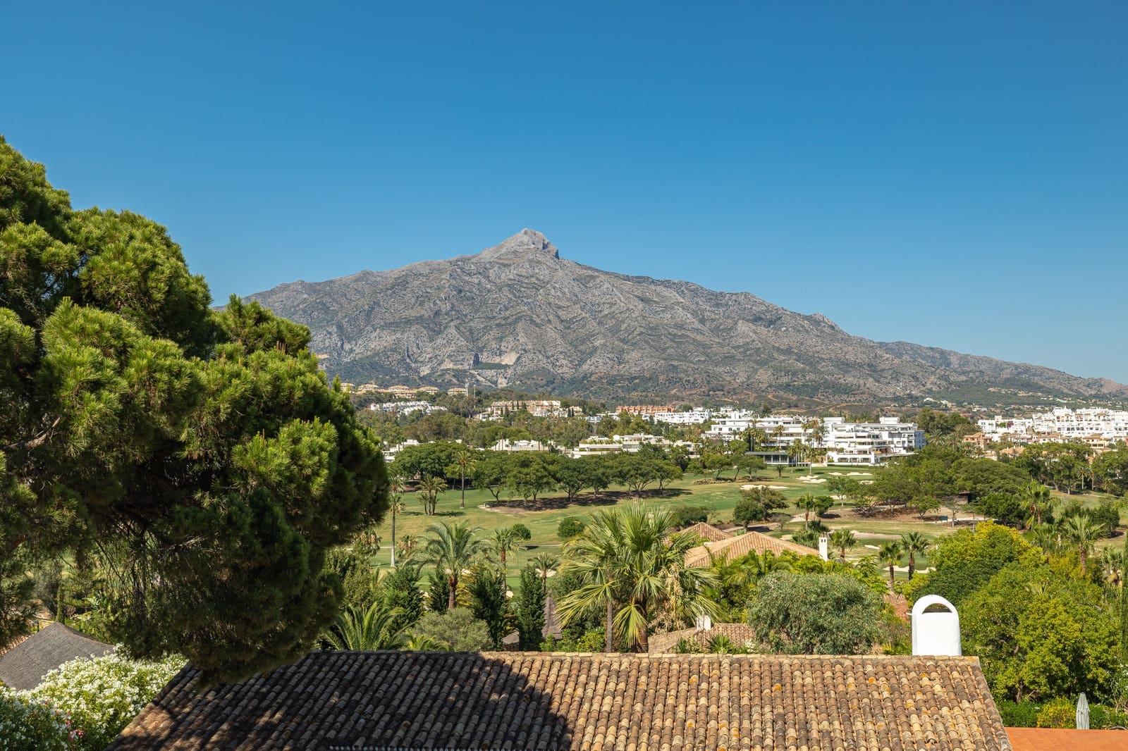 7 bedroom Villa for sale in Marbella with pool garage - € 3,950,000 (Ref: 8418042)