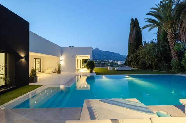 7 sypialnia Willa na sprzedaż w Marbella z basenem garażem - 3 950 000 € (Ref: 8418042)