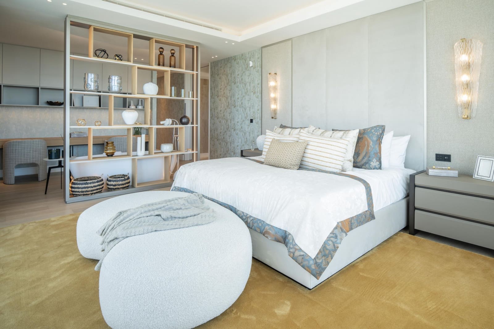 8 bedroom Villa for sale in Benahavis with pool garage - € 10,900,000 (Ref: 8419554)