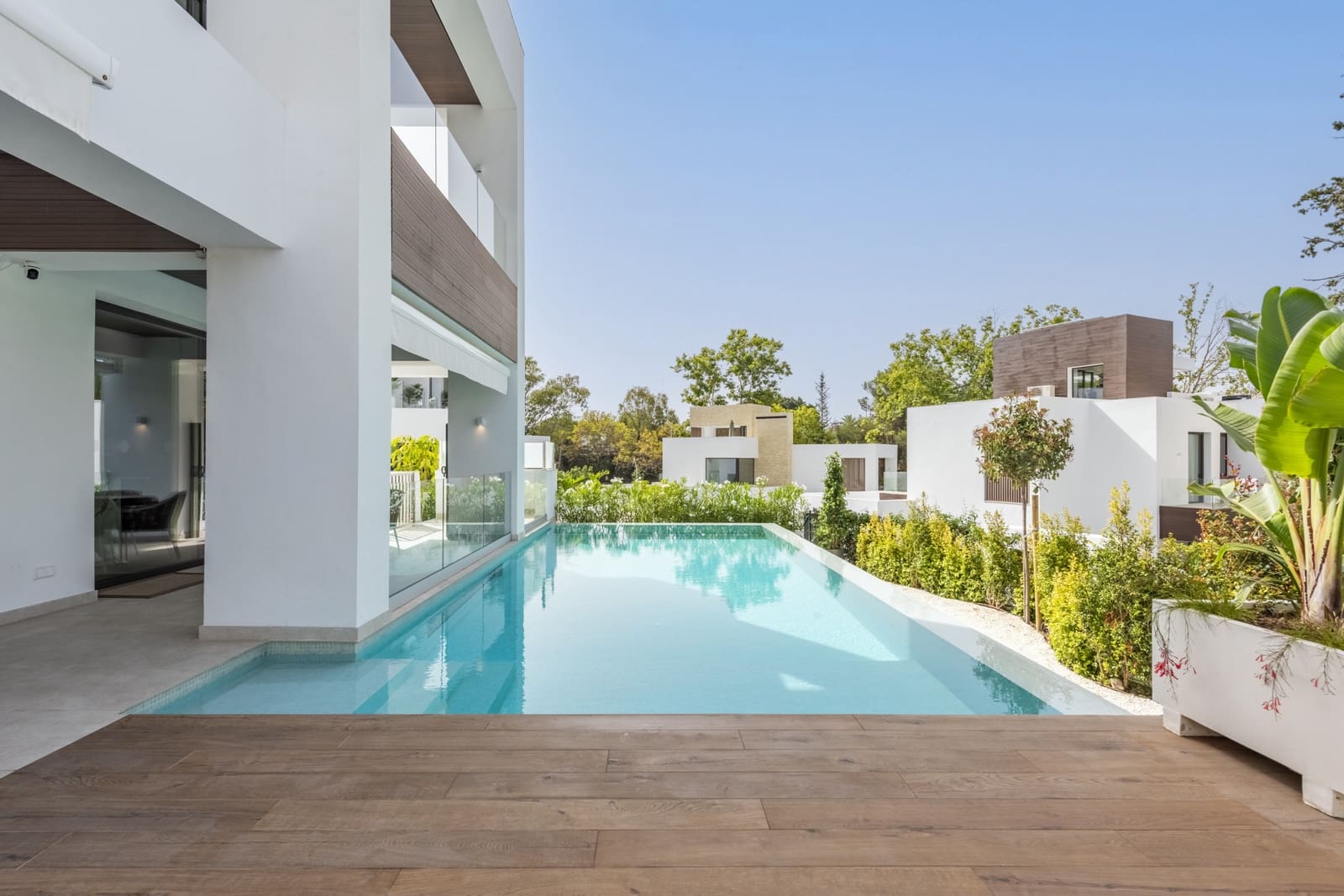 Chalet de 4 habitaciones en Marbella en venta con piscina garaje - 4.250.000 € (Ref: 8438902)