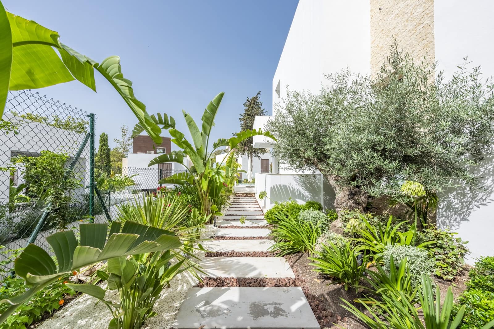 4 bedroom Villa for sale in Golden Mile with pool garage - € 4,250,000 (Ref: 8438902)