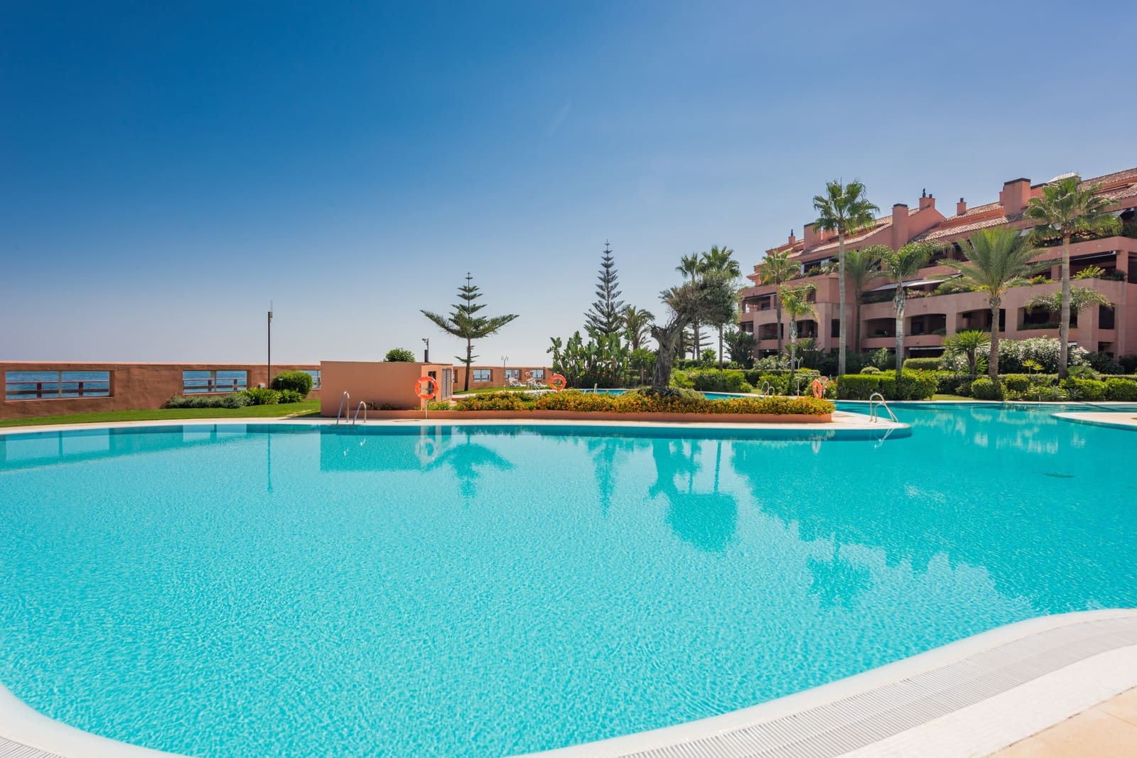 2 bedroom Apartment for sale in Marbella with pool garage - € 1,800,000 (Ref: 8463632)