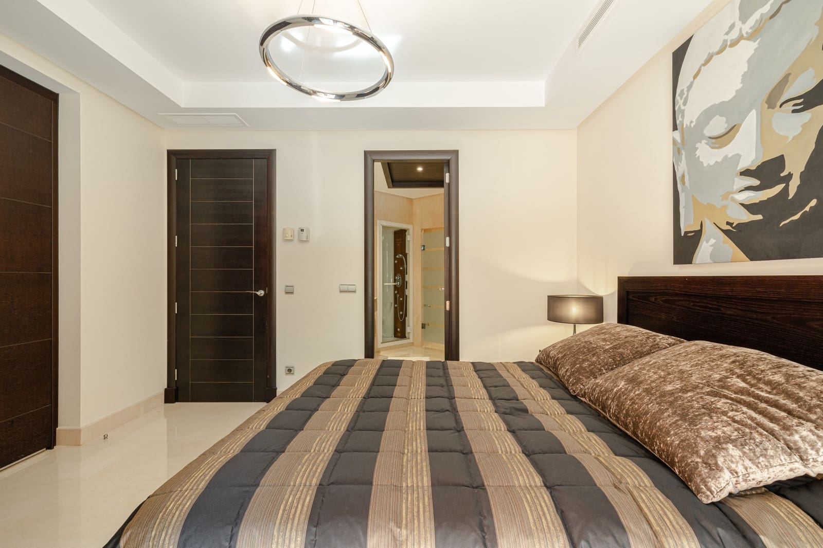 2 bedroom Apartment for sale in Marbella with pool garage - € 1,500,000 (Ref: 8463632)