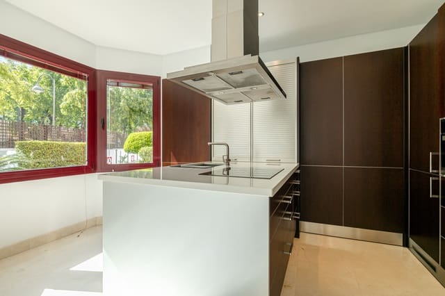 2 soveværelse Lejlighed til salg i Marbella med swimmingpool garage - € 1.500.000 (Ref: 8463632)