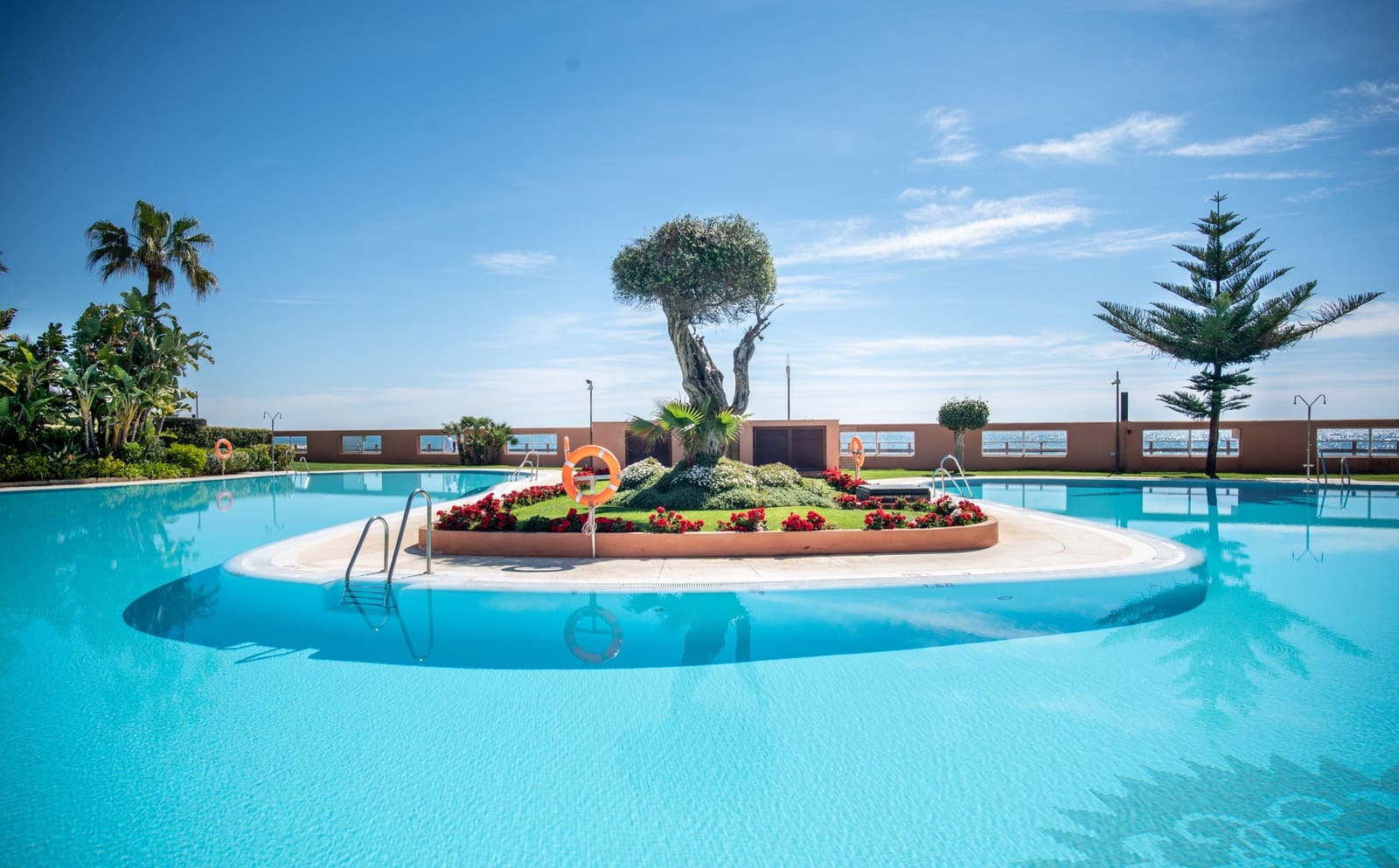 2 bedroom Apartment for sale in Marbella with pool garage - € 1,500,000 (Ref: 8463632)