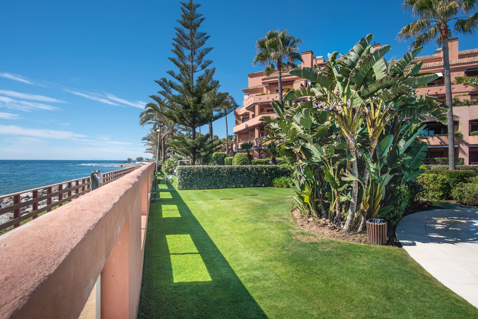 2 bedroom Apartment for sale in Marbella with pool garage - € 1,500,000 (Ref: 8463632)