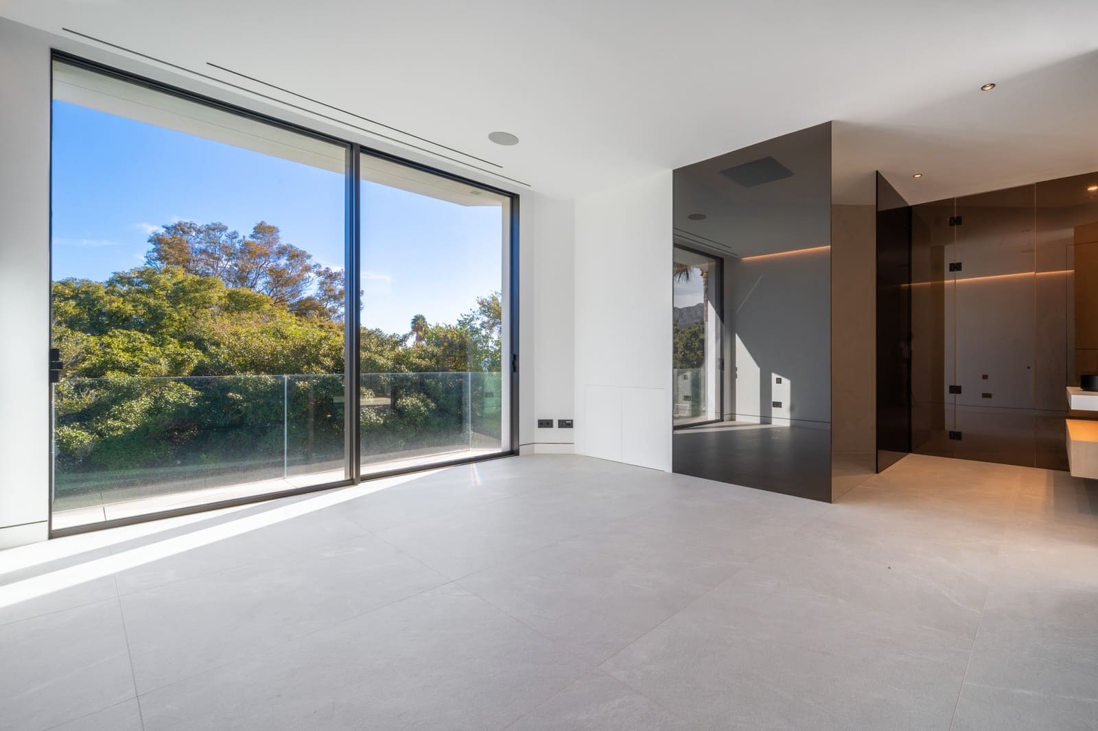 3 bedroom Villa for sale in Marbella with pool garage - € 5,500,000 (Ref: 8478076)