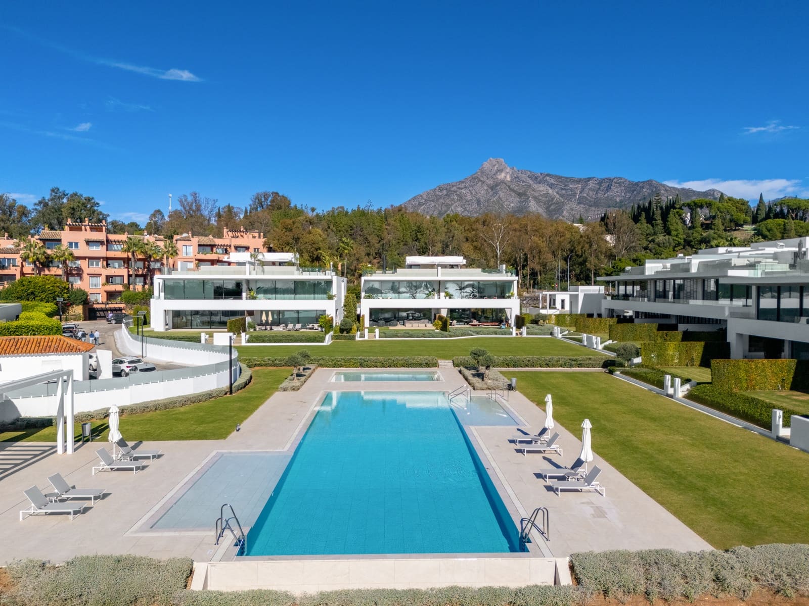 3 bedroom Villa for sale in Marbella with pool garage - € 5,500,000 (Ref: 8478076)