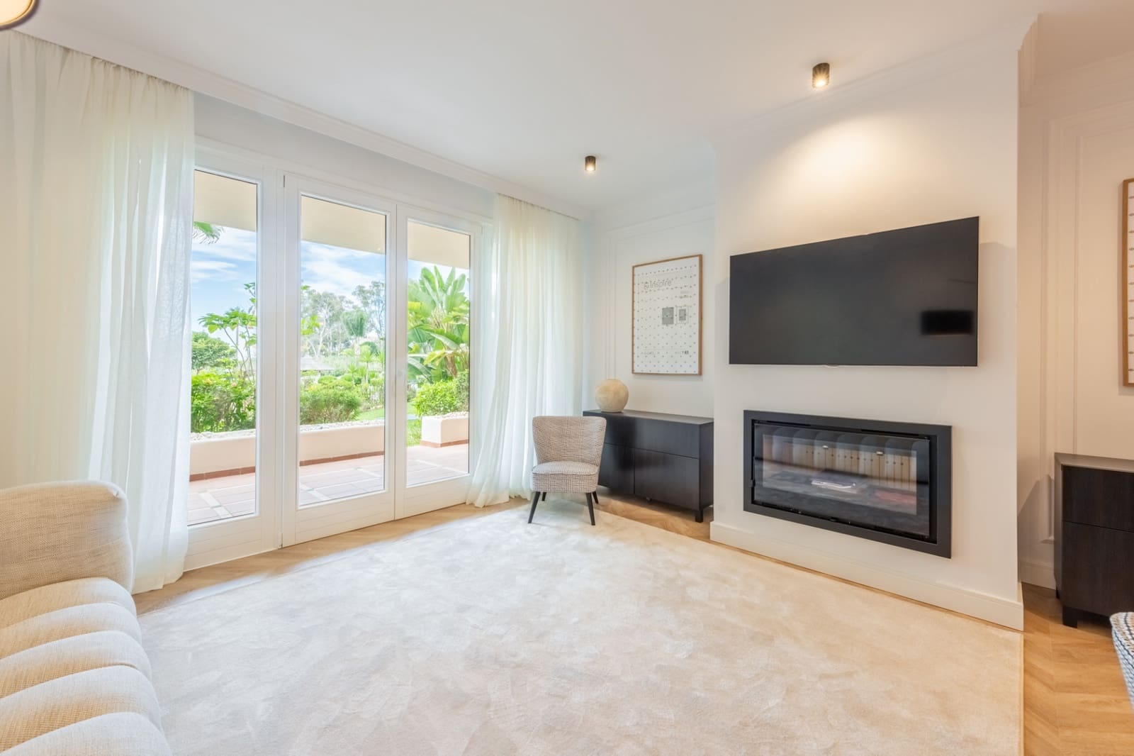 3 slaapkamer Appartement te koop in Estepona met zwembad garage - € 1.030.000 (Ref: 8487812)