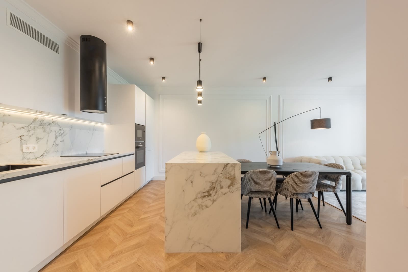 3 slaapkamer Appartement te koop in Estepona met zwembad garage - € 1.030.000 (Ref: 8487812)