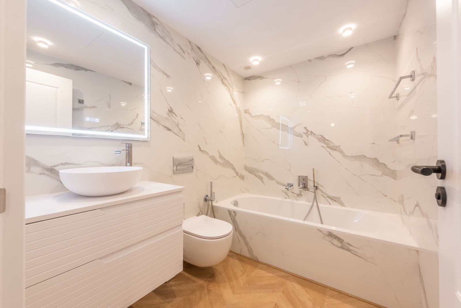 3 slaapkamer Appartement te koop in Estepona met zwembad garage - € 1.030.000 (Ref: 8487812)