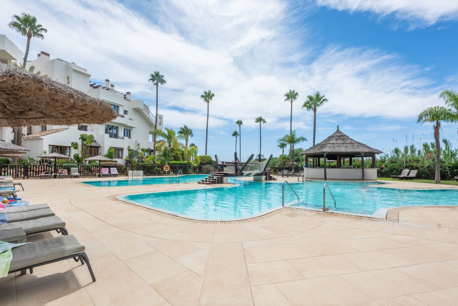 3 slaapkamer Appartement te koop in Estepona met zwembad garage - € 1.030.000 (Ref: 8487812)