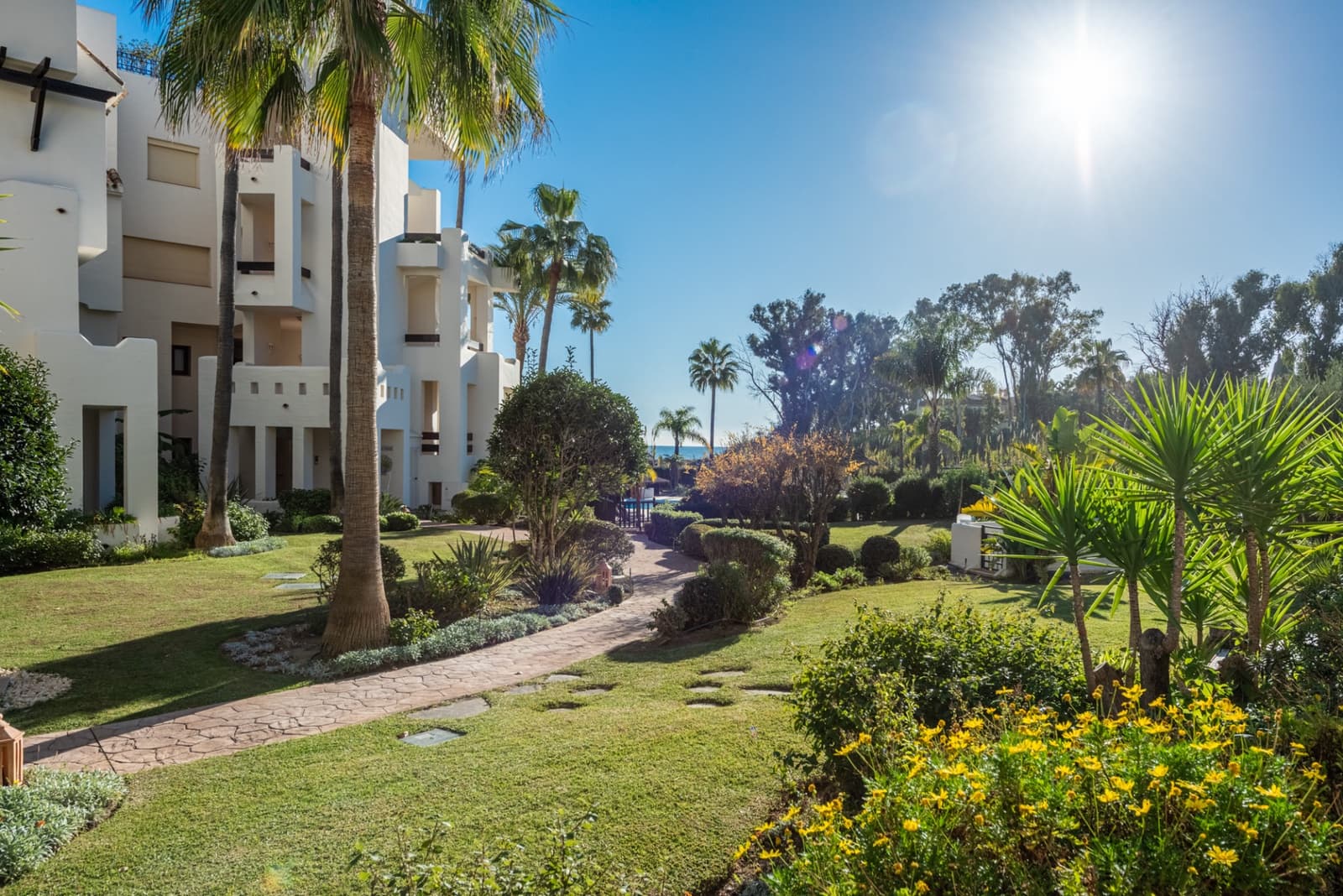 3 slaapkamer Appartement te koop in Estepona met zwembad garage - € 1.030.000 (Ref: 8487812)