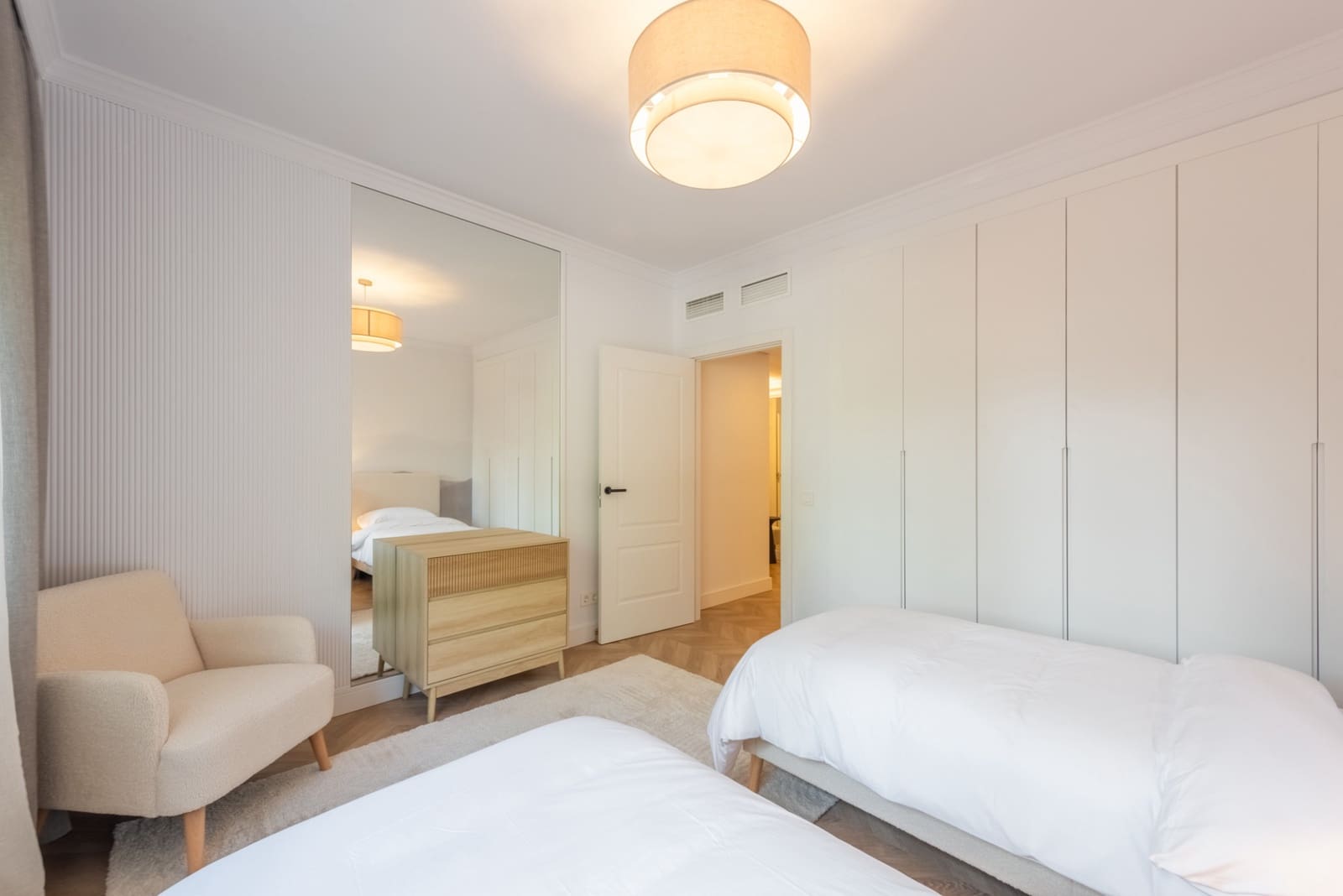 3 slaapkamer Appartement te koop in Estepona met zwembad garage - € 1.030.000 (Ref: 8487812)