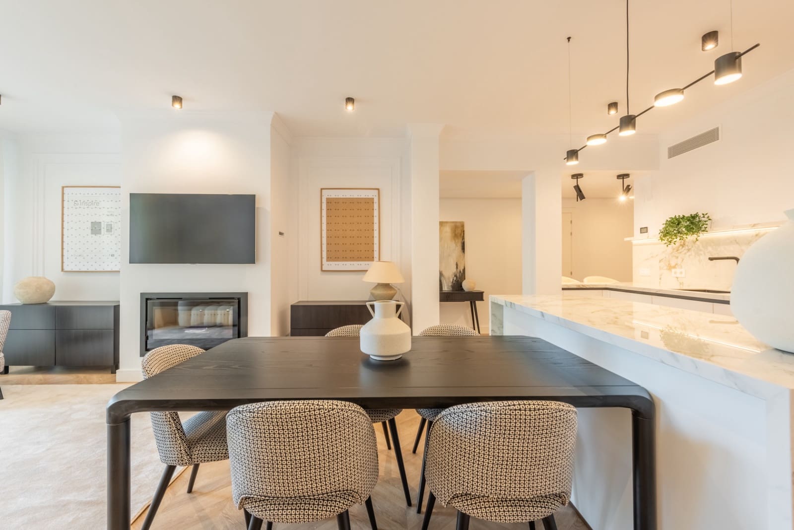 3 slaapkamer Appartement te koop in Estepona met zwembad garage - € 1.030.000 (Ref: 8487812)