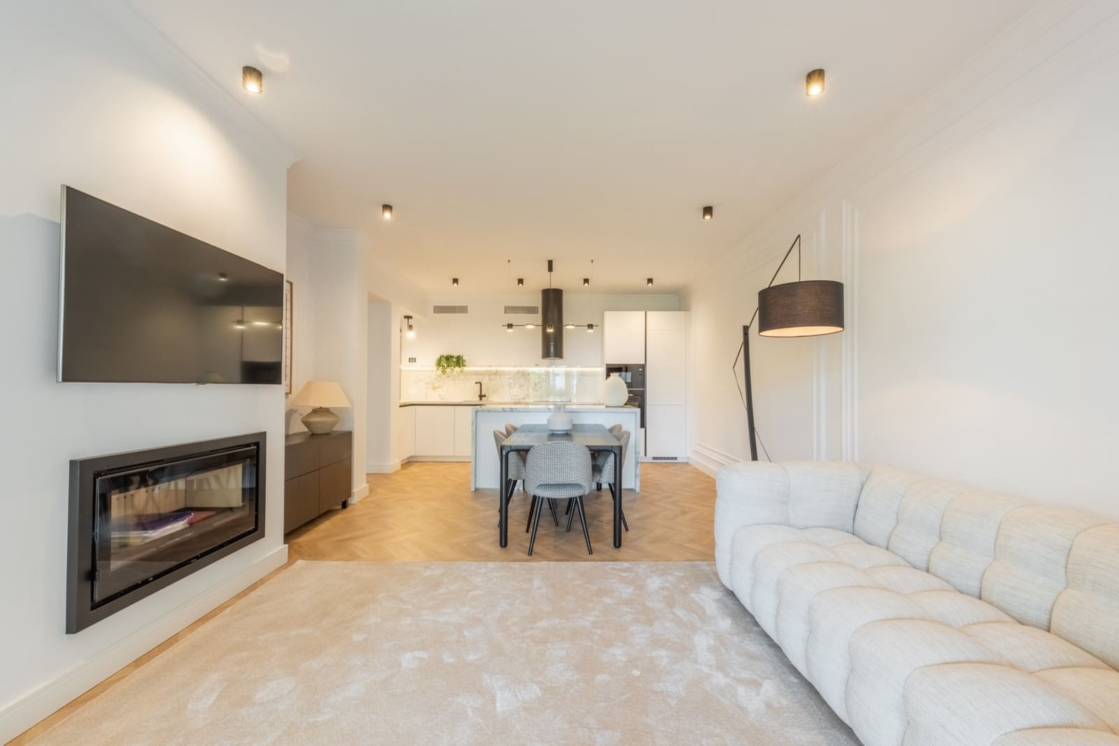 3 slaapkamer Appartement te koop in Estepona met zwembad garage - € 1.030.000 (Ref: 8487812)