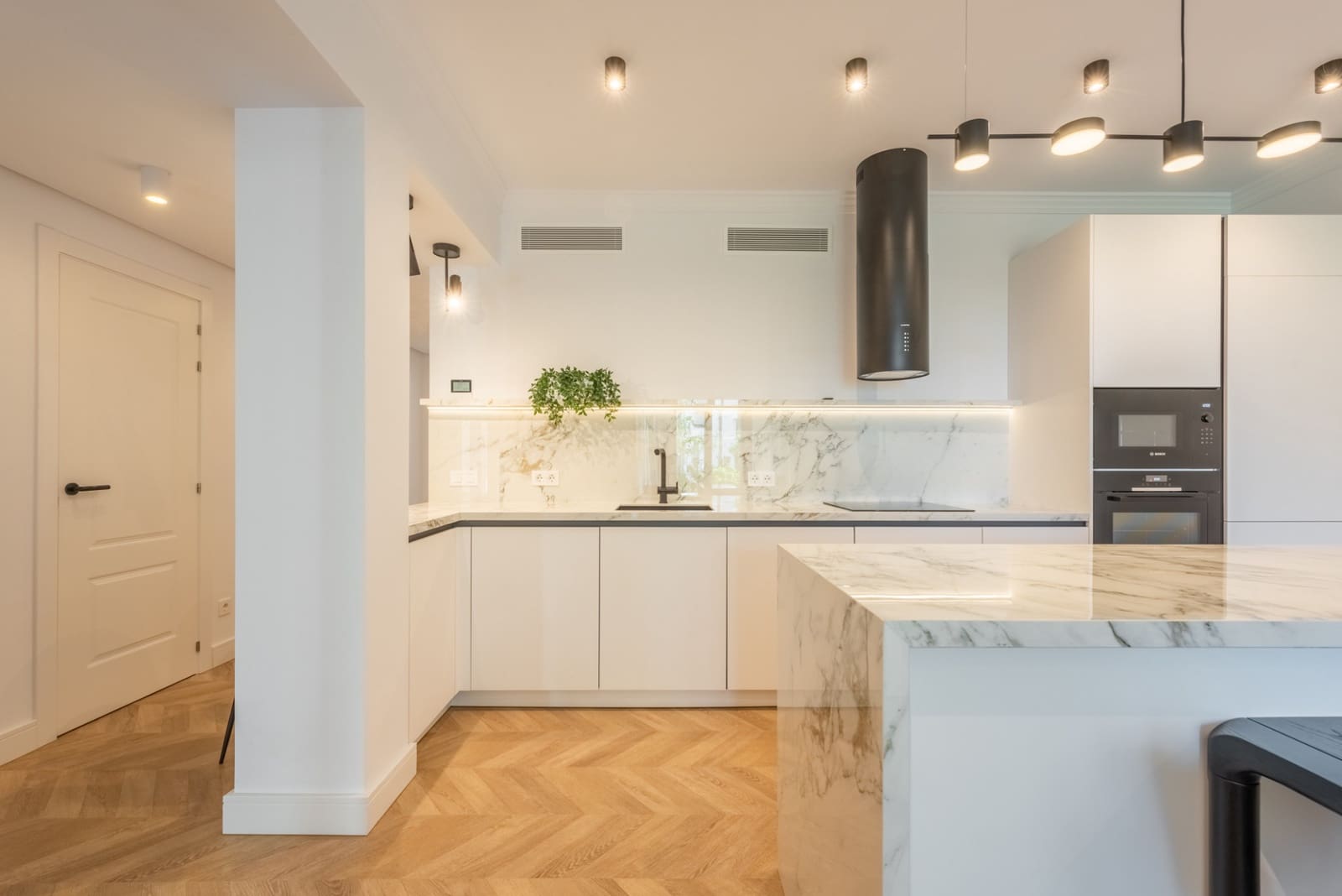 3 slaapkamer Appartement te koop in Estepona met zwembad garage - € 1.030.000 (Ref: 8487812)