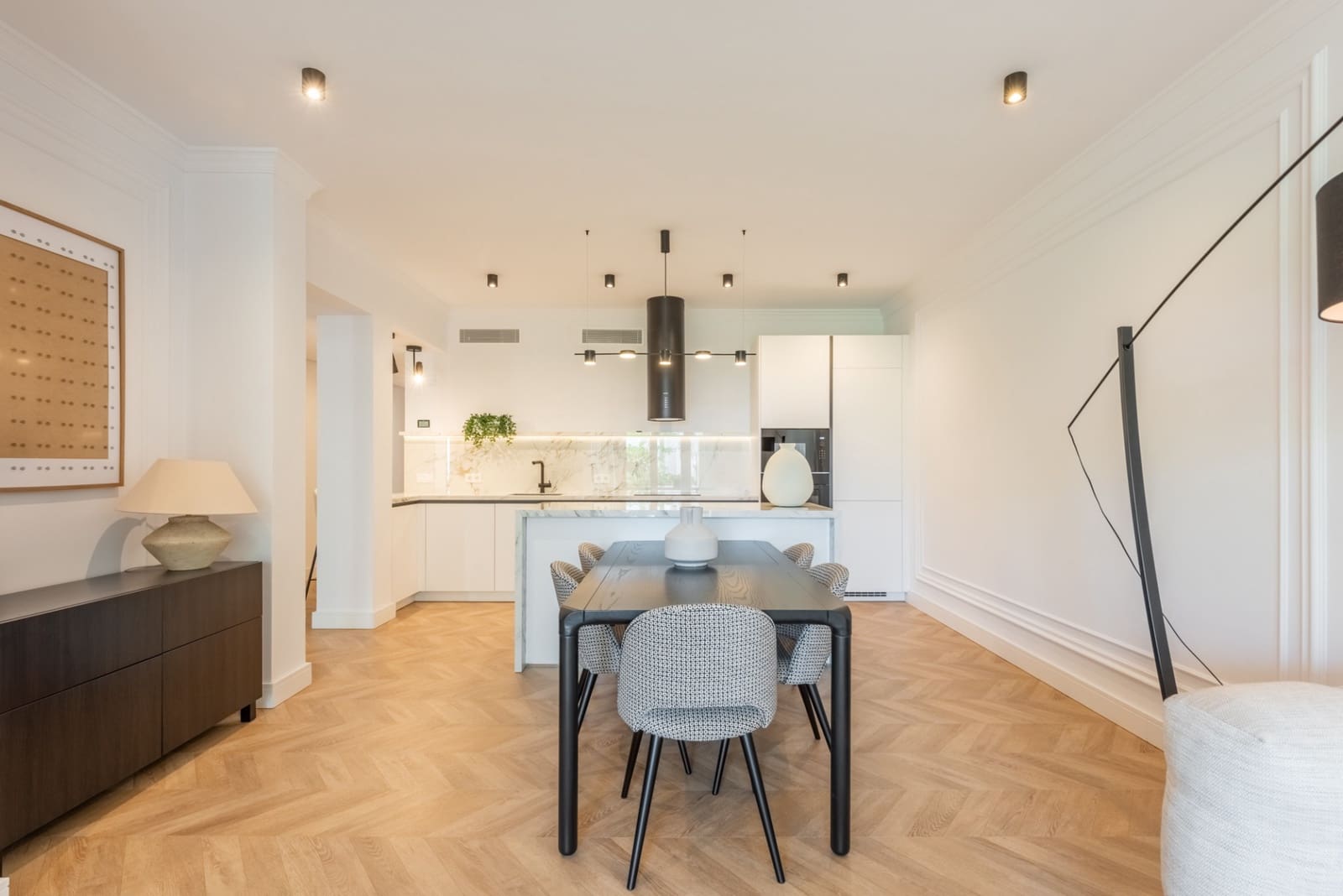 3 slaapkamer Appartement te koop in Estepona met zwembad garage - € 1.030.000 (Ref: 8487812)