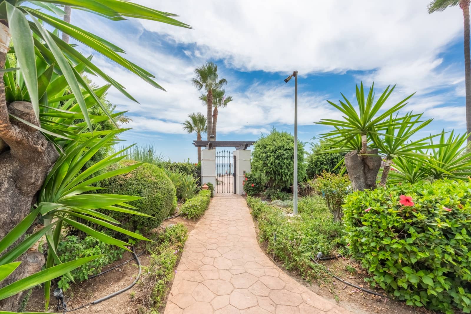 3 slaapkamer Appartement te koop in Estepona met zwembad garage - € 1.030.000 (Ref: 8487812)