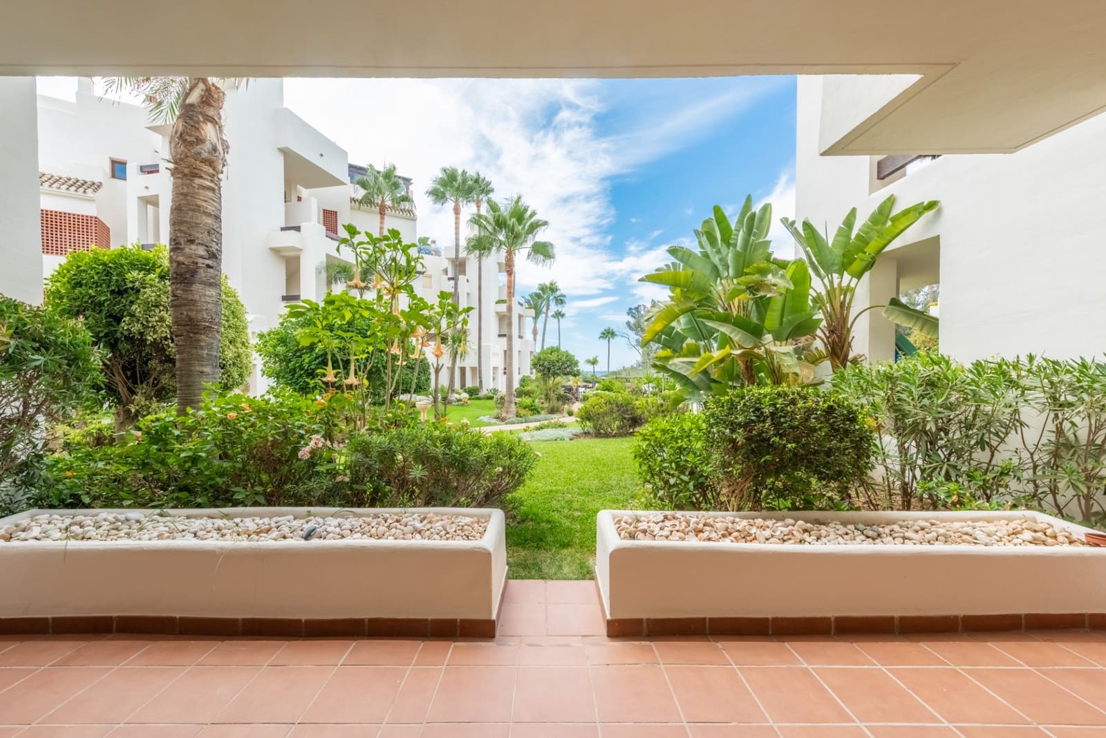 3 slaapkamer Appartement te koop in Estepona met zwembad garage - € 1.030.000 (Ref: 8487812)