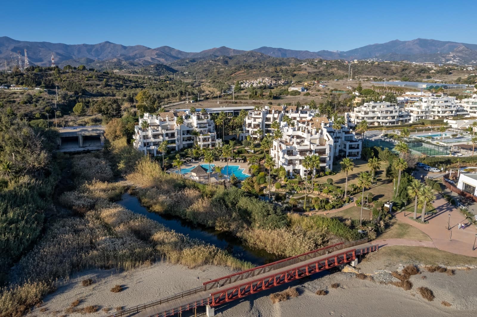 3 slaapkamer Appartement te koop in Estepona met zwembad garage - € 1.030.000 (Ref: 8487812)