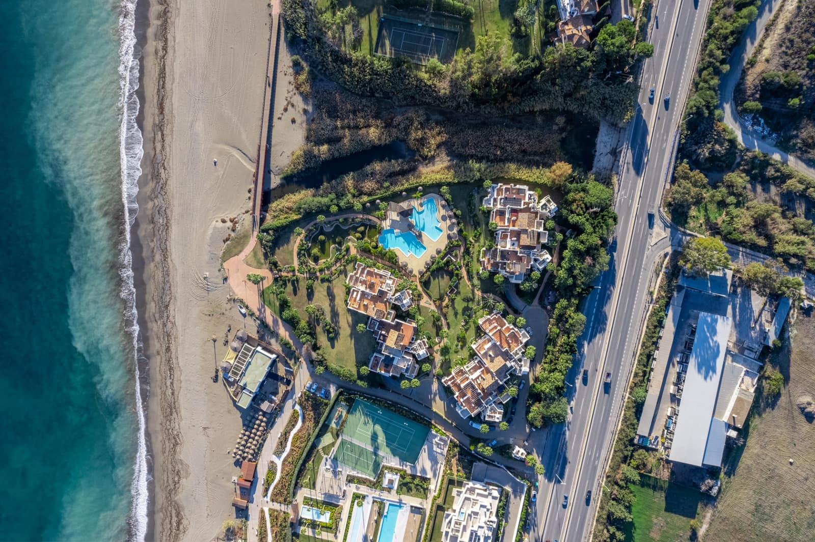 3 bedroom Apartment for sale in Estepona with pool garage - € 1,050,000 (Ref: 8487812)