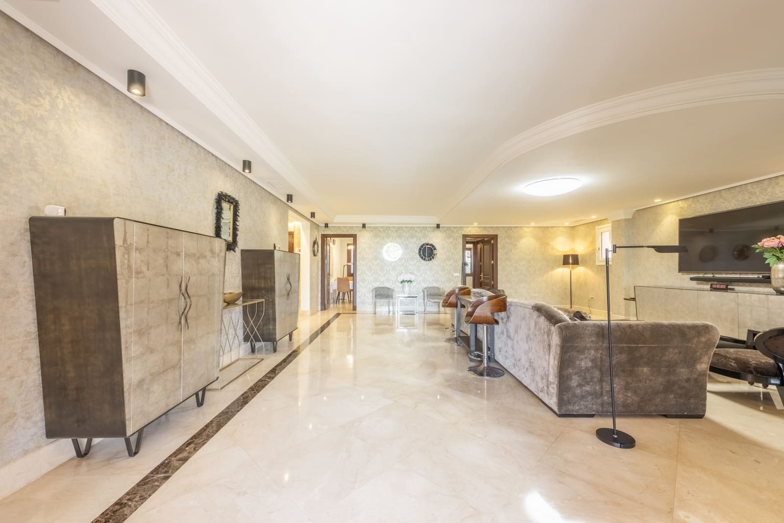 4 Zimmer Apartment zu verkaufen in Estepona mit Pool Garage - 2.050.000 € (Ref: 8488934)