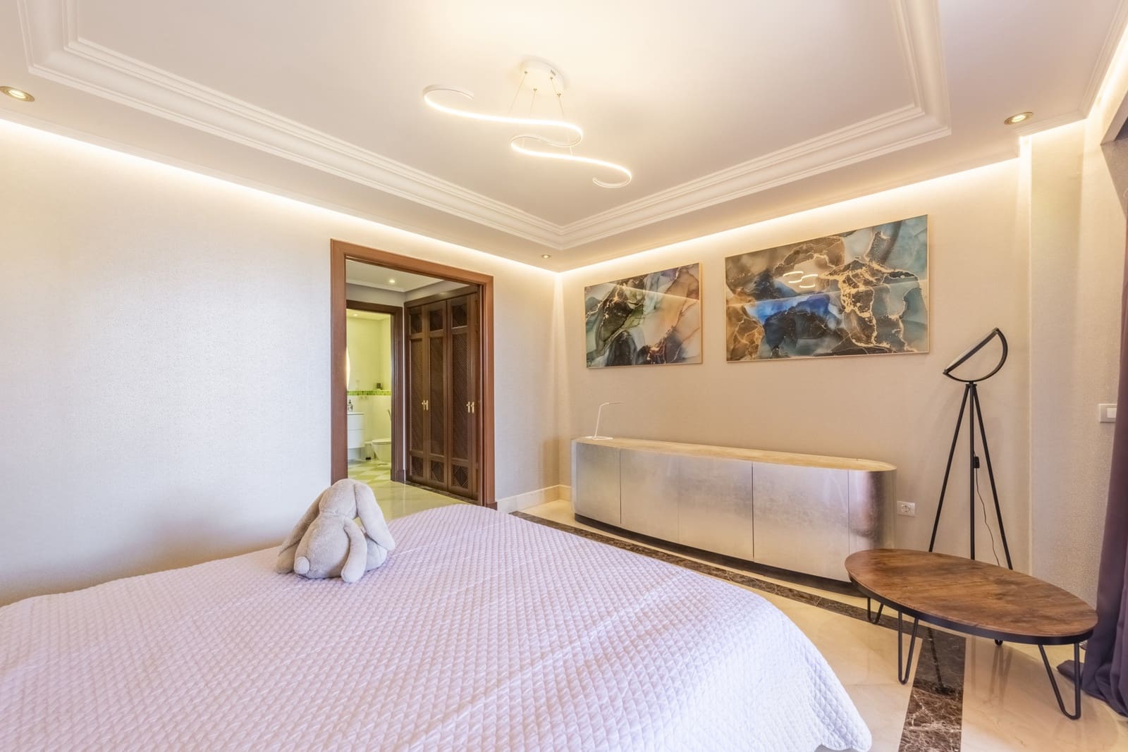 4 Zimmer Apartment zu verkaufen in Estepona mit Pool Garage - 2.050.000 € (Ref: 8488934)