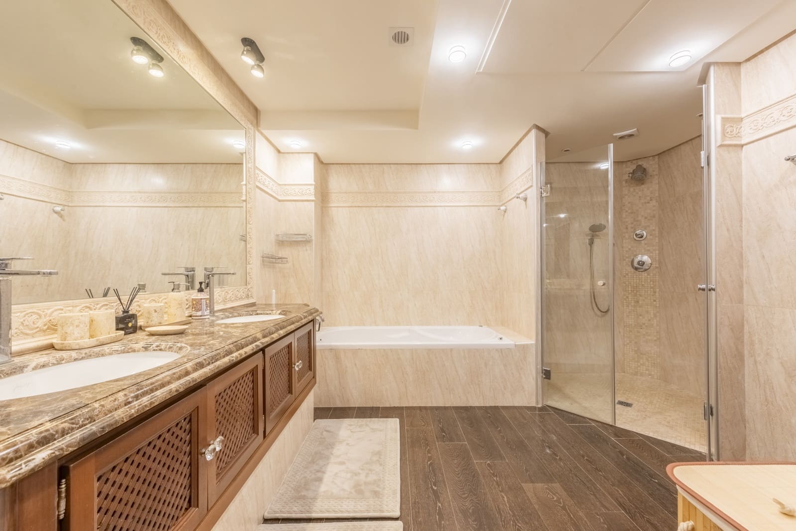 4 Zimmer Apartment zu verkaufen in Estepona mit Pool Garage - 2.050.000 € (Ref: 8488934)