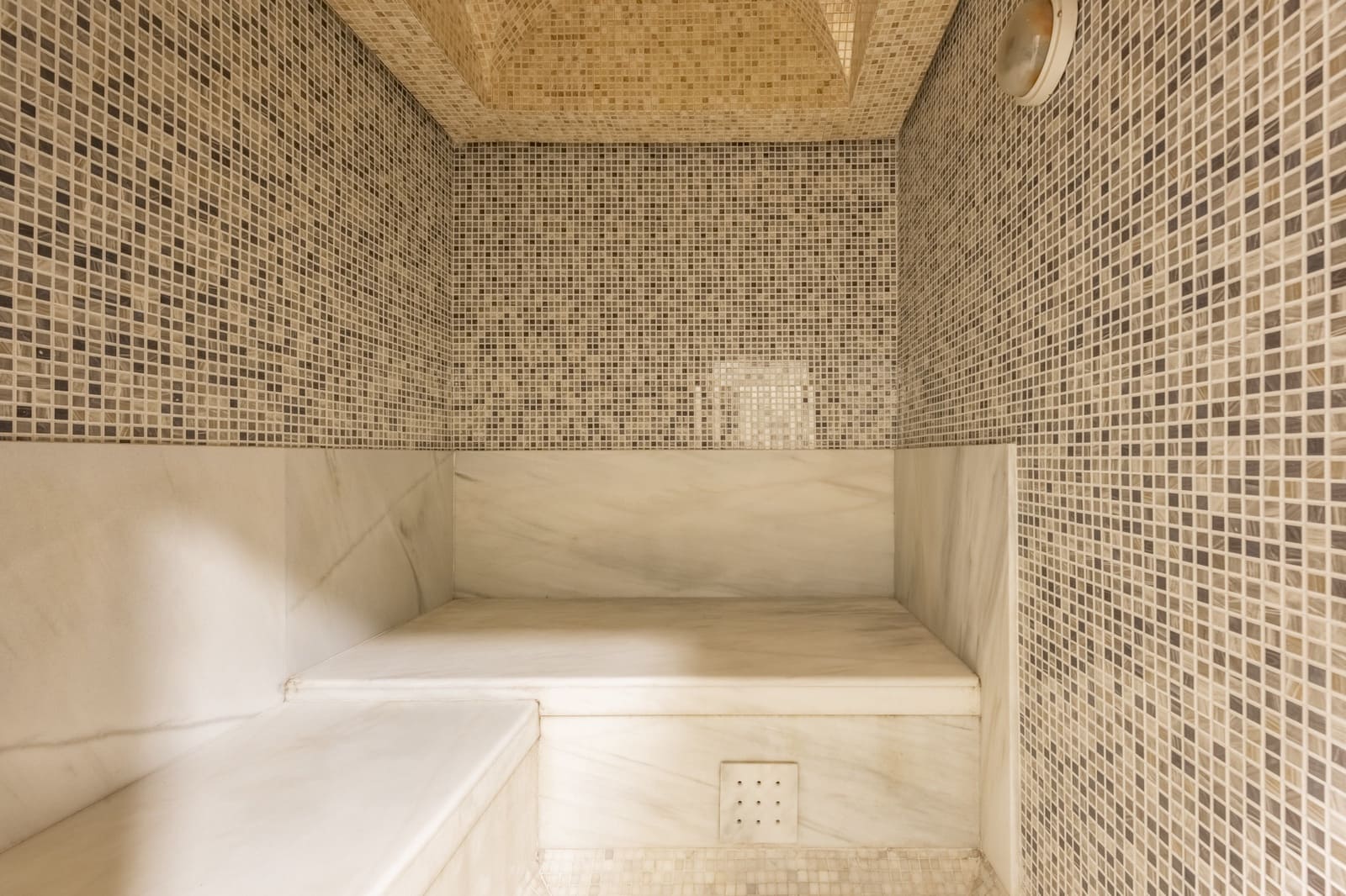 4 Zimmer Apartment zu verkaufen in Estepona mit Pool Garage - 2.050.000 € (Ref: 8488934)