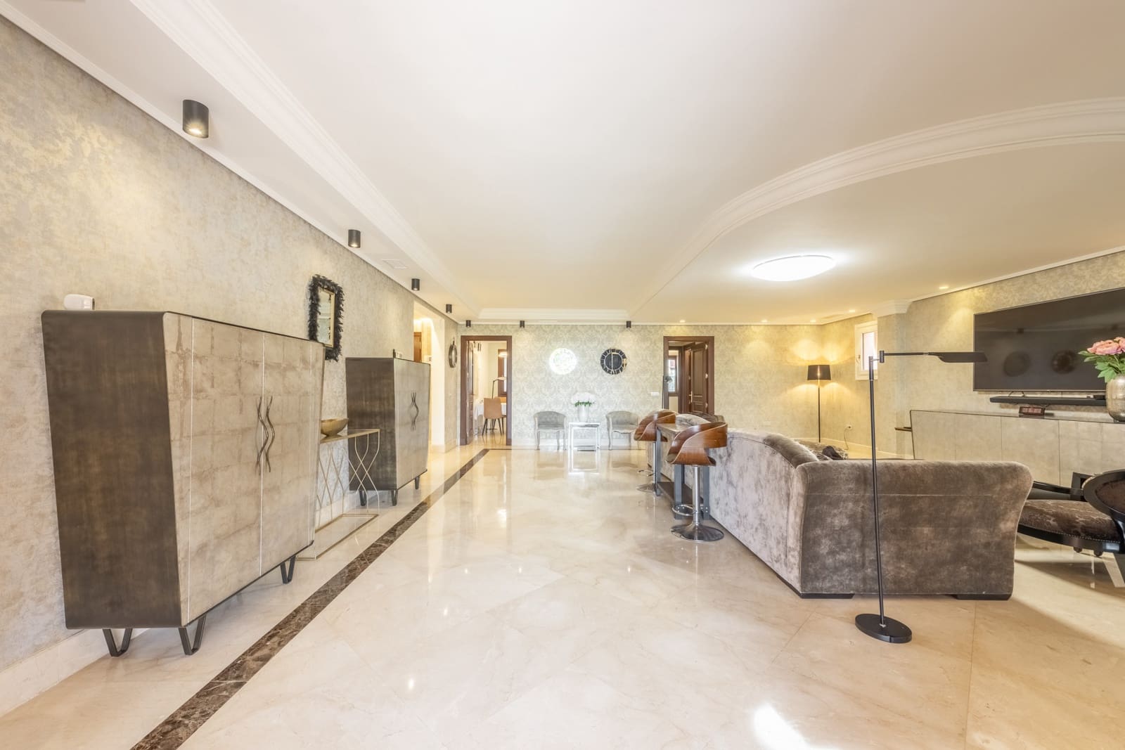 Apartamento de 4 habitaciones en Estepona en venta con piscina garaje - 2.050.000 € (Ref: 8488934)