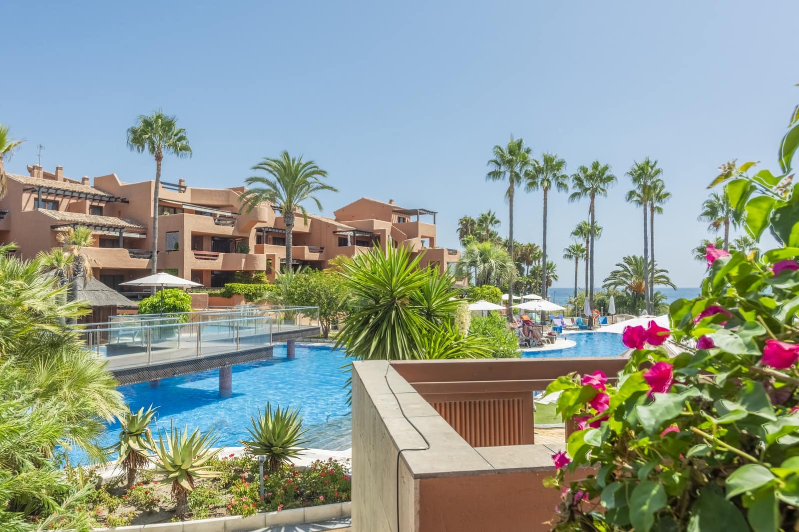 Apartamento de 4 habitaciones en Estepona en venta con piscina garaje - 2.050.000 € (Ref: 8488934)