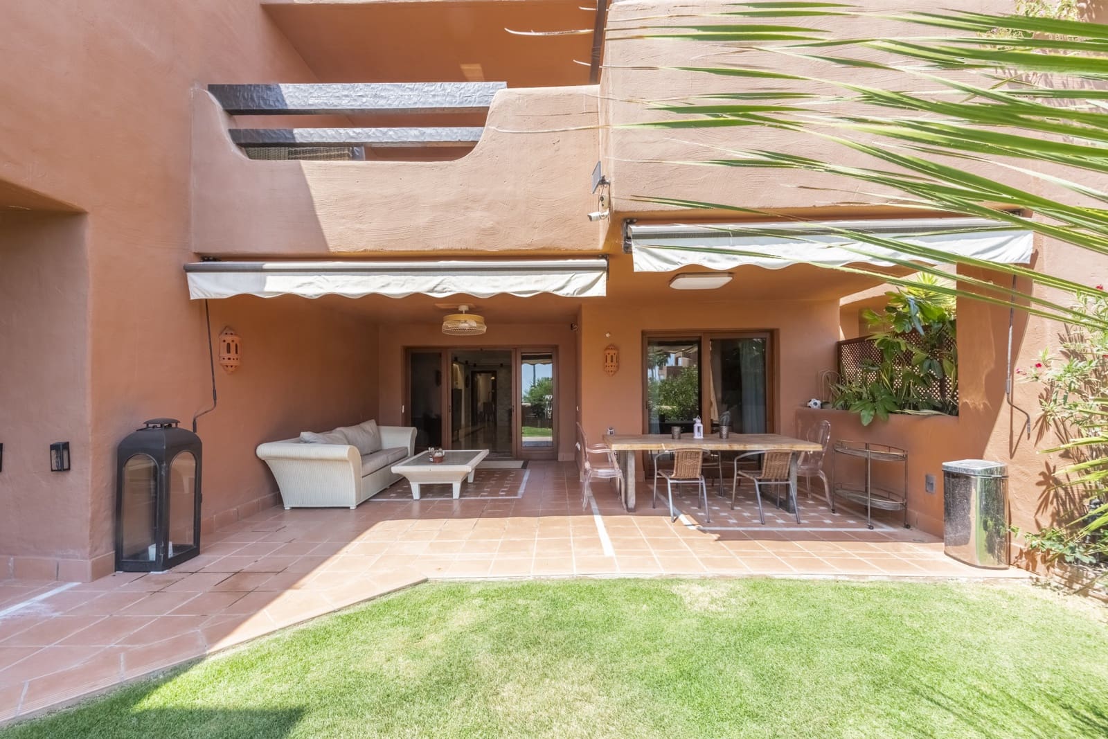 Apartamento de 4 habitaciones en Estepona en venta con piscina garaje - 2.050.000 € (Ref: 8488934)