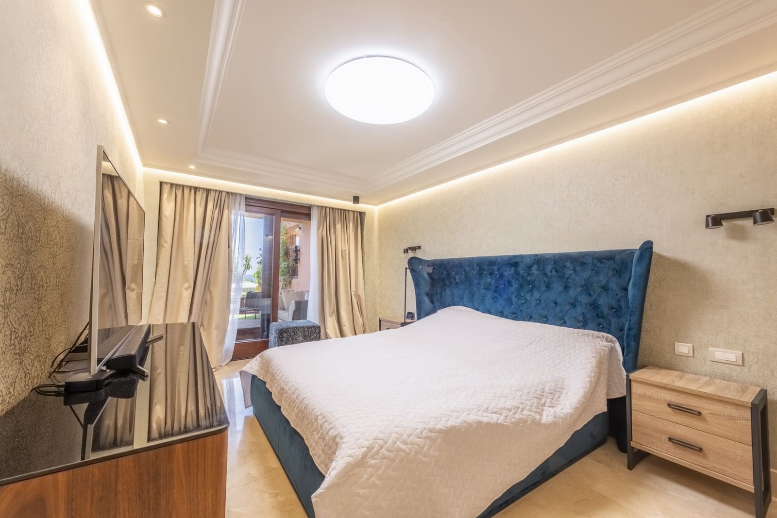 Apartamento de 4 habitaciones en Estepona en venta con piscina garaje - 2.050.000 € (Ref: 8488934)