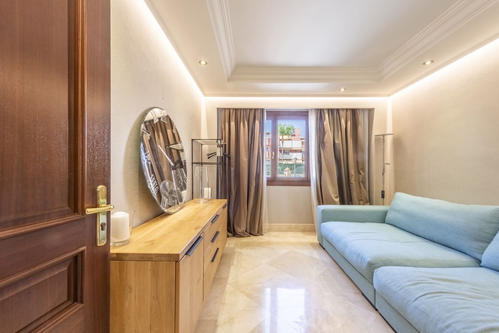 Apartamento de 4 habitaciones en Estepona en venta con piscina garaje - 2.050.000 € (Ref: 8488934)