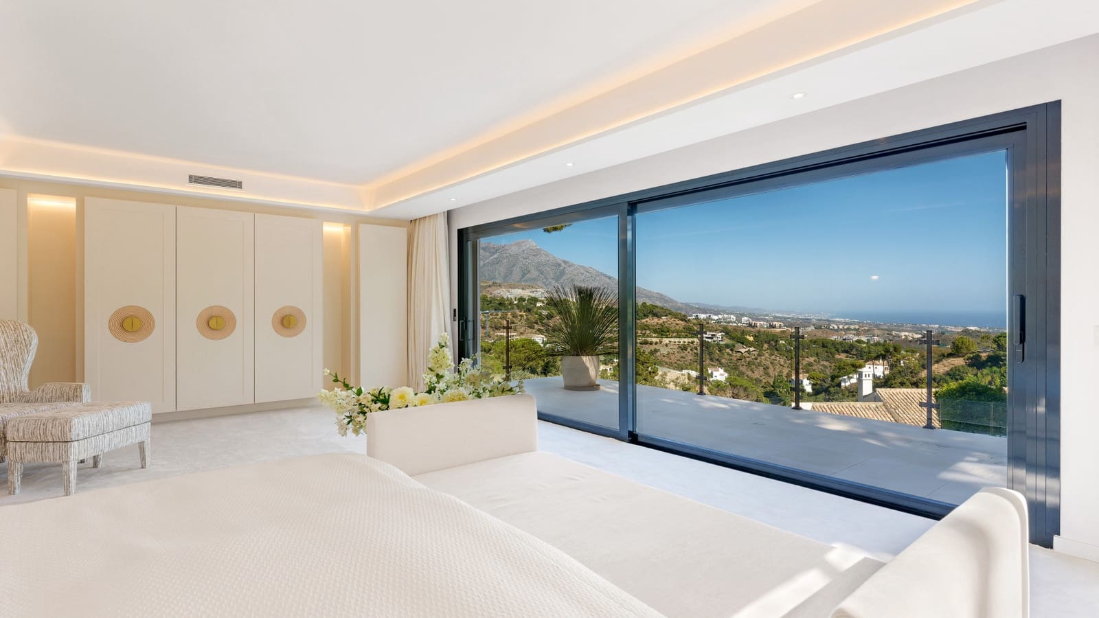 Chalet de 8 habitaciones en El Madroñal en venta con piscina garaje - 4.450.000 € (Ref: 8519407)