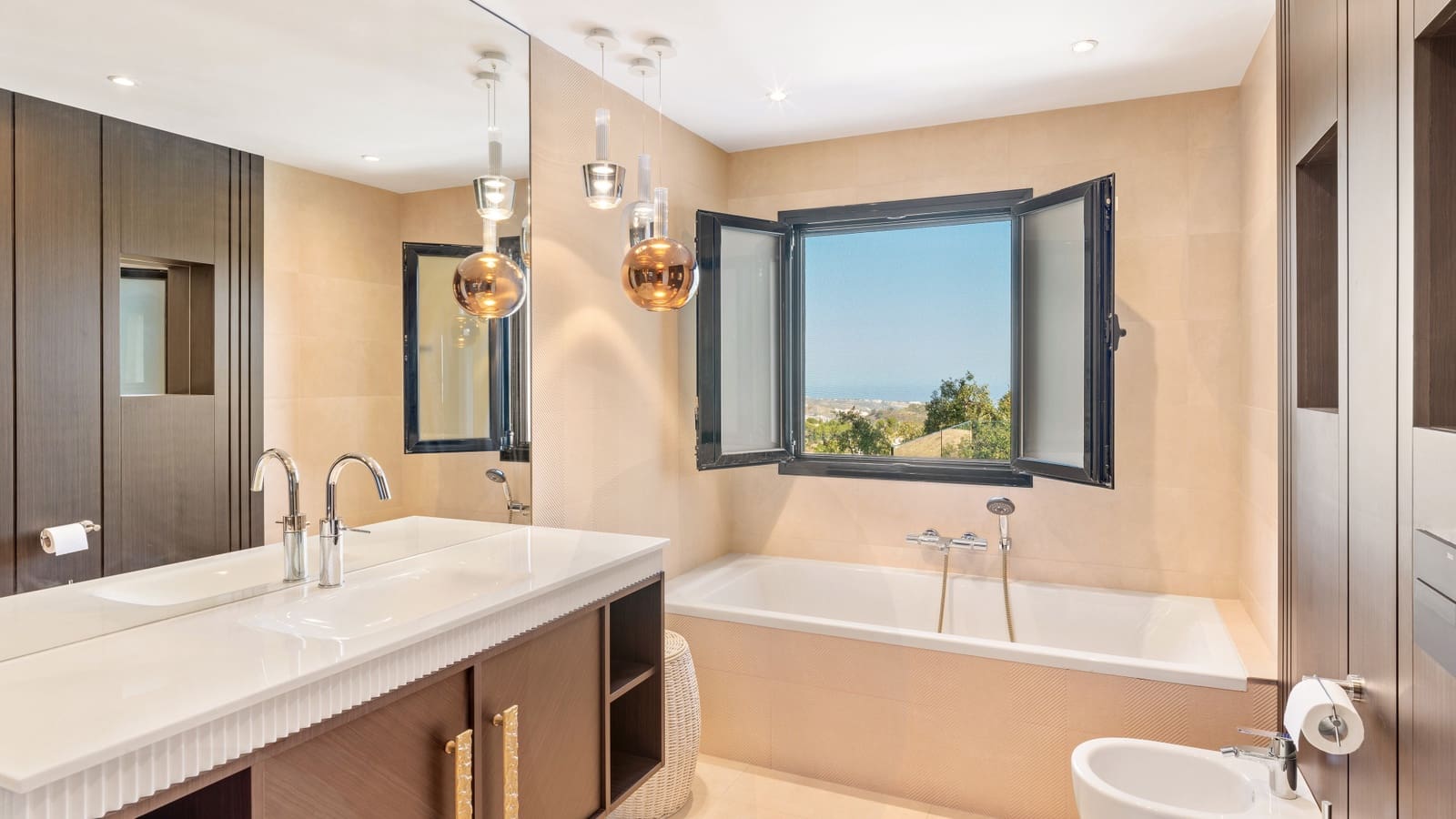 Chalet de 8 habitaciones en El Madroñal en venta con piscina garaje - 4.450.000 € (Ref: 8519407)