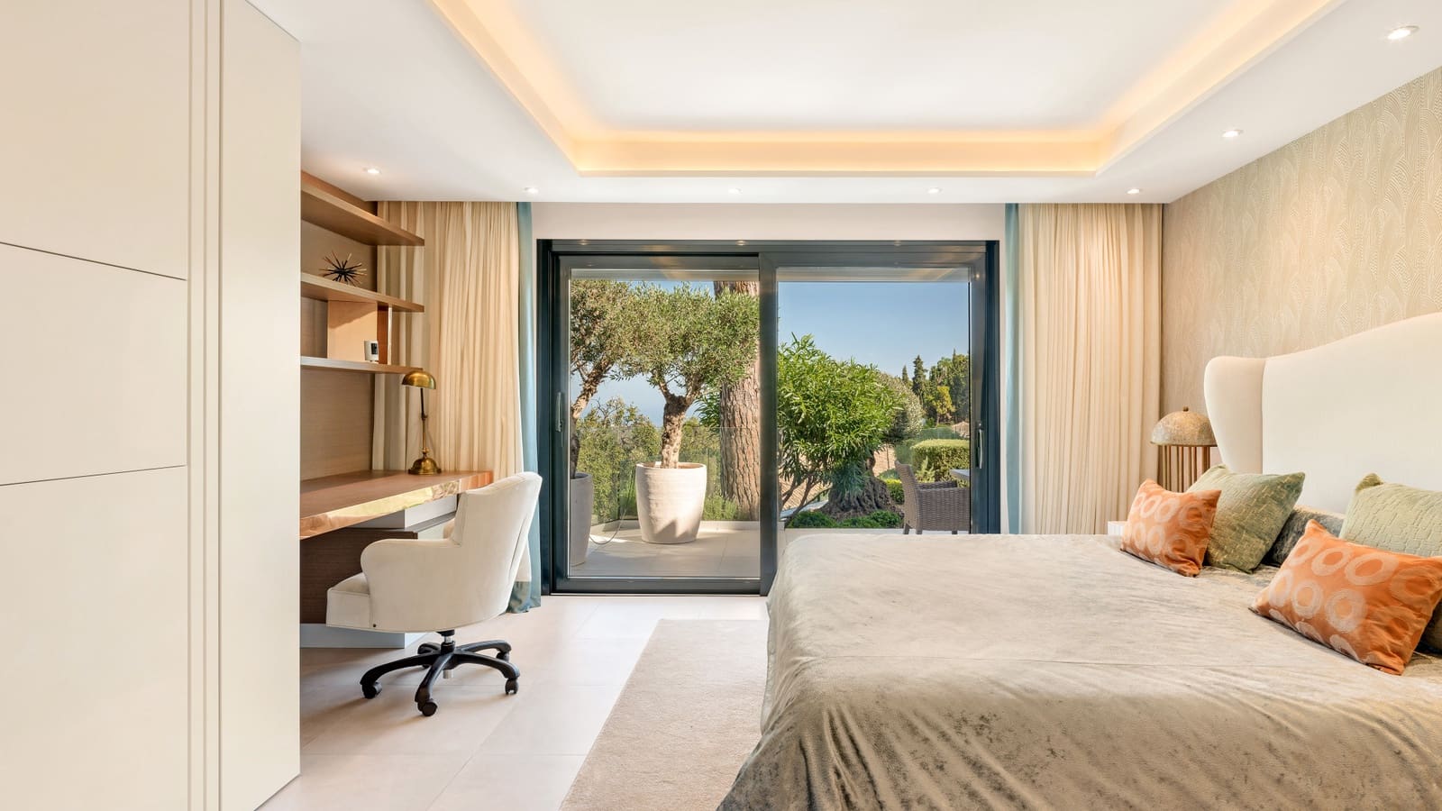 Chalet de 8 habitaciones en El Madroñal en venta con piscina garaje - 4.450.000 € (Ref: 8519407)