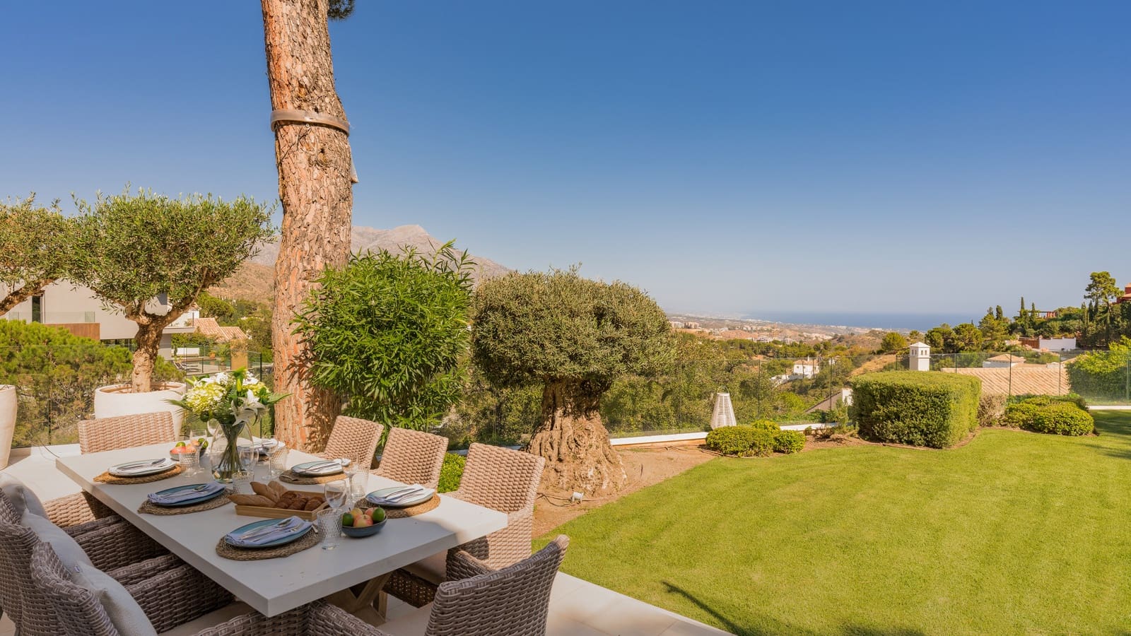 Chalet de 8 habitaciones en El Madroñal en venta con piscina garaje - 4.450.000 € (Ref: 8519407)