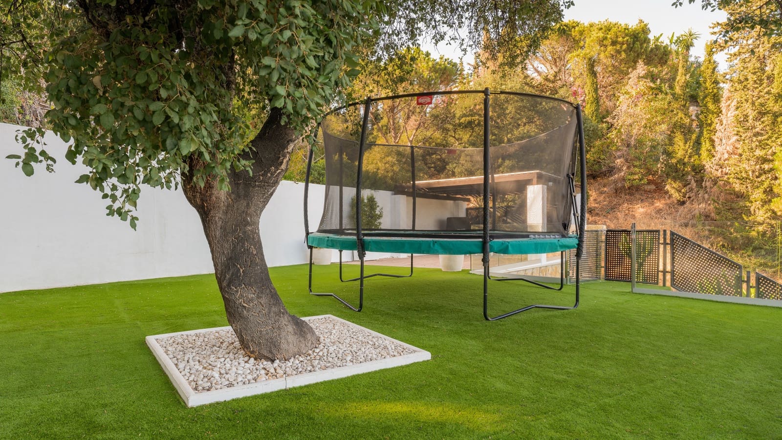 Chalet de 8 habitaciones en El Madroñal en venta con piscina garaje - 4.450.000 € (Ref: 8519407)