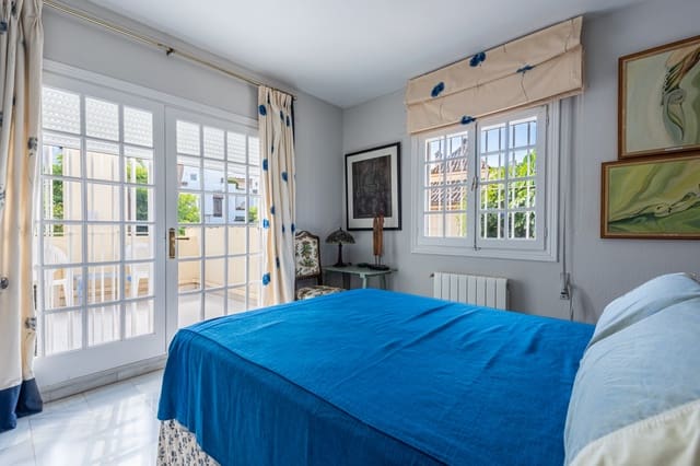 Chalet de 3 habitaciones en Marbella en venta con piscina garaje - 2.720.000 € (Ref: 8526880)