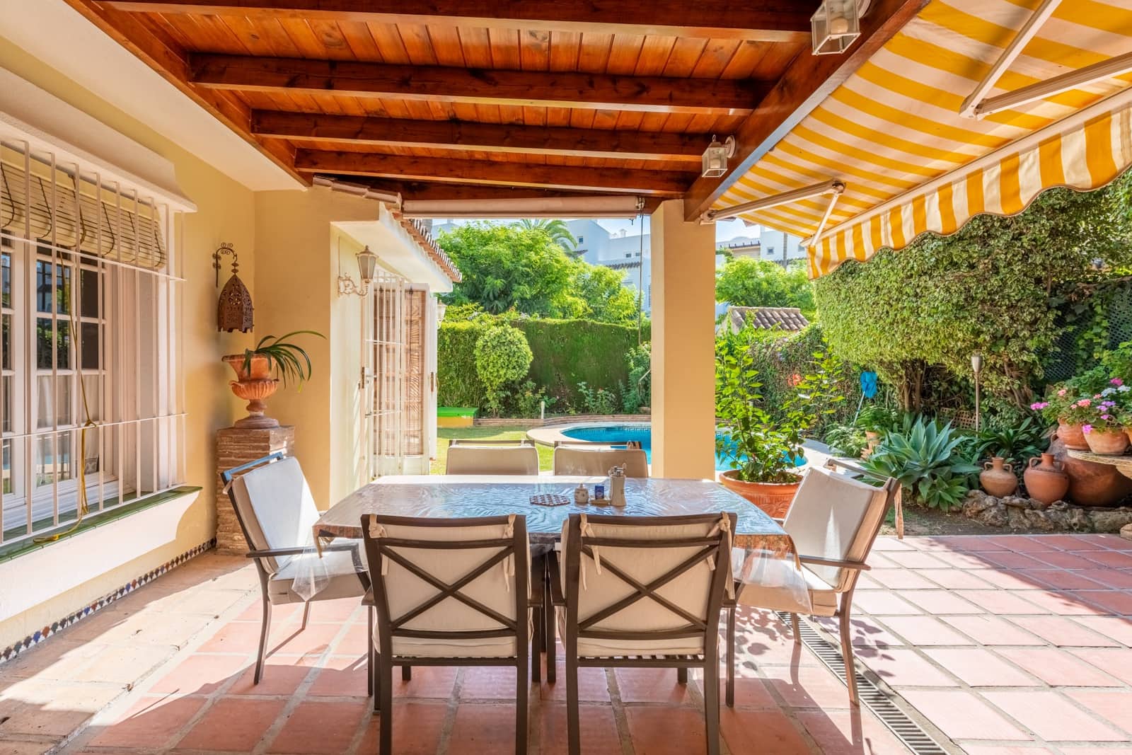 3 bedroom Villa for sale in Marbella with pool garage - € 2,720,000 (Ref: 8526880)
