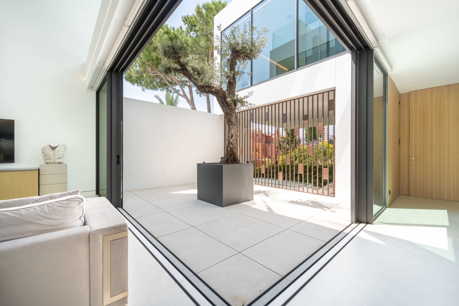 4 slaapkamer Halfvrijstaande villa te koop in Marbella met zwembad garage - € 4.800.000 (Ref: 8551260)