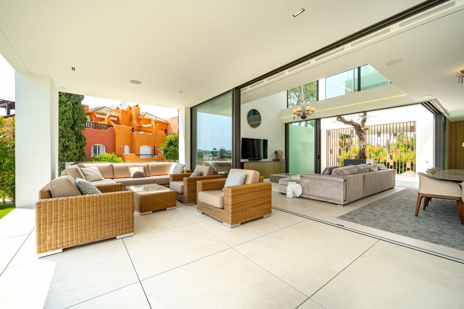 4 slaapkamer Halfvrijstaande villa te koop in Marbella met zwembad garage - € 4.800.000 (Ref: 8551260)