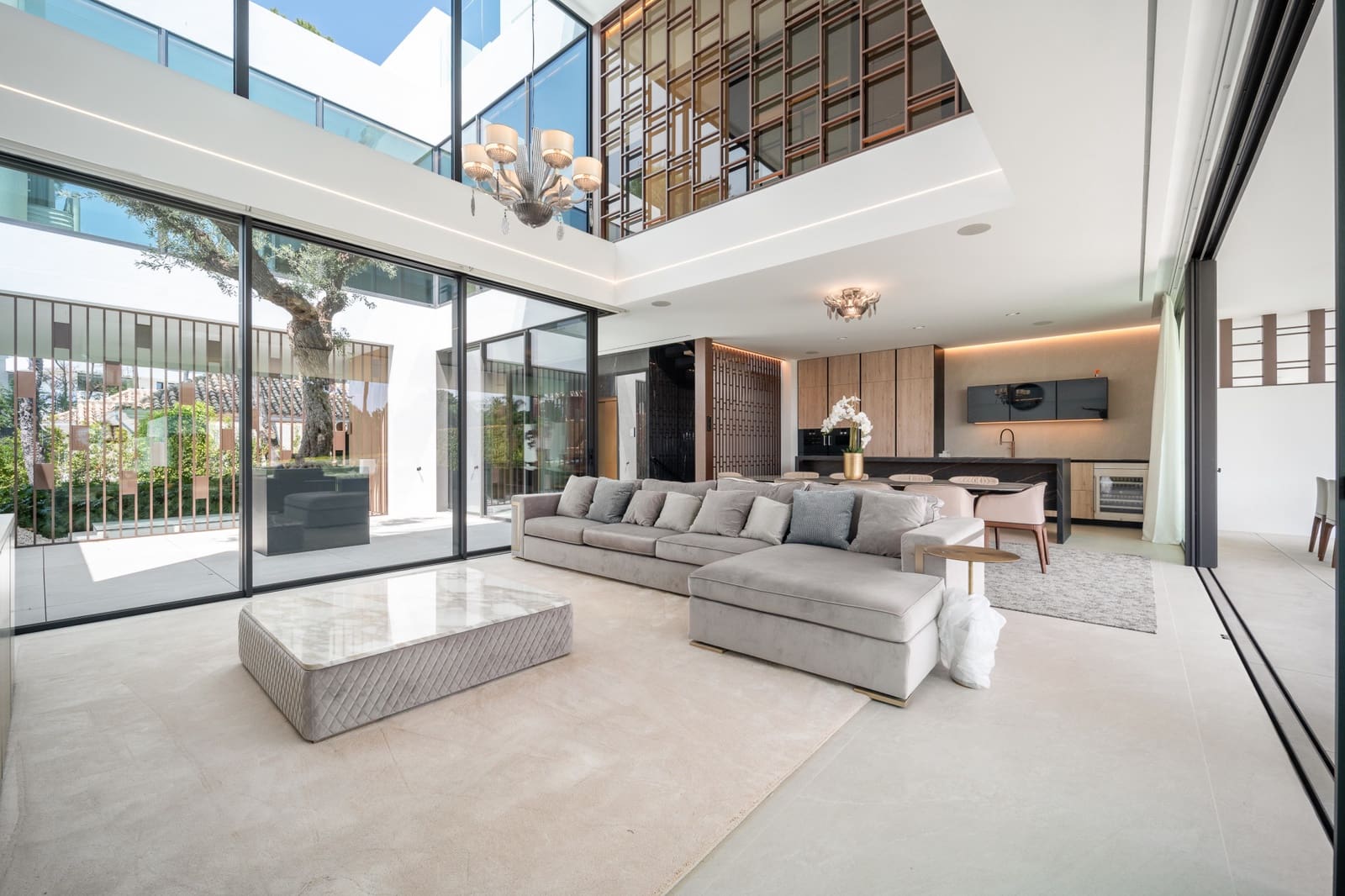 4 slaapkamer Halfvrijstaande villa te koop in Marbella met zwembad garage - € 4.800.000 (Ref: 8551260)