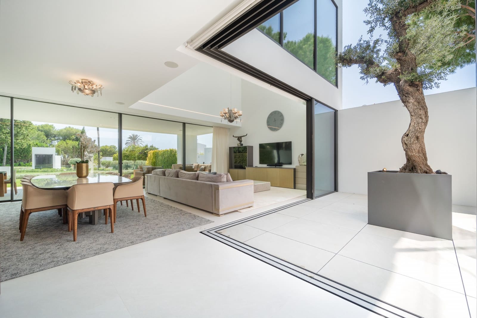 4 slaapkamer Halfvrijstaande villa te koop in Marbella met zwembad garage - € 4.800.000 (Ref: 8551260)