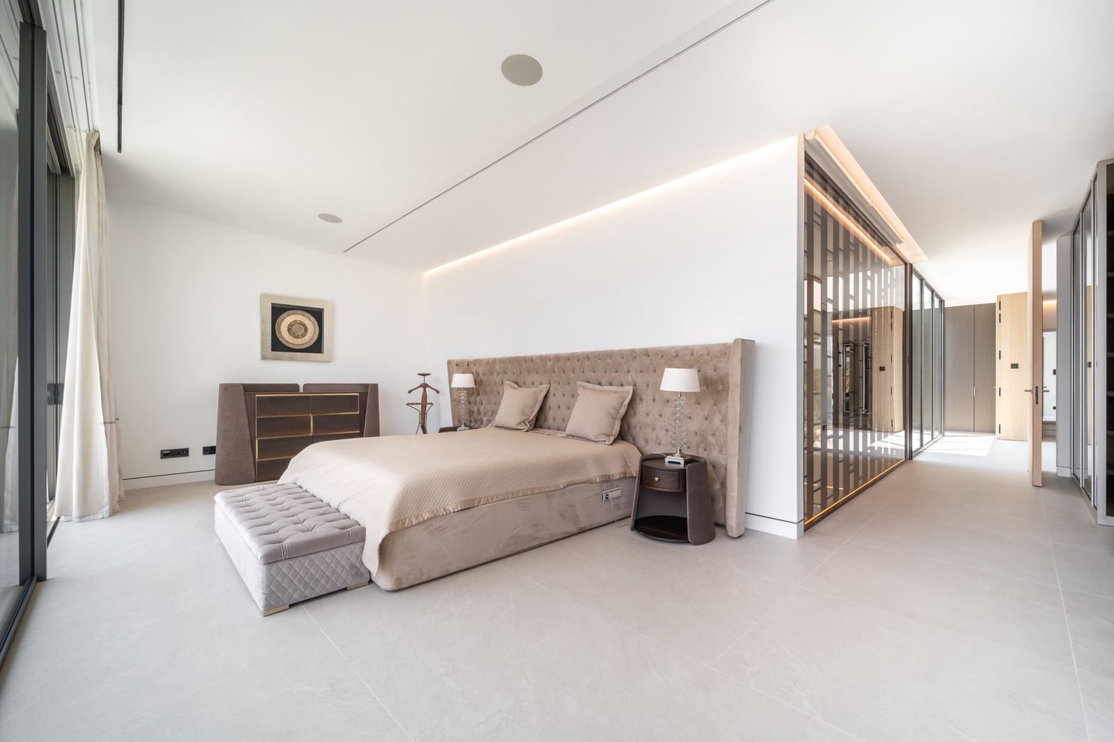 4 bedroom Semi-detached Villa for sale in Marbella with pool garage - € 5,000,000 (Ref: 8551260)