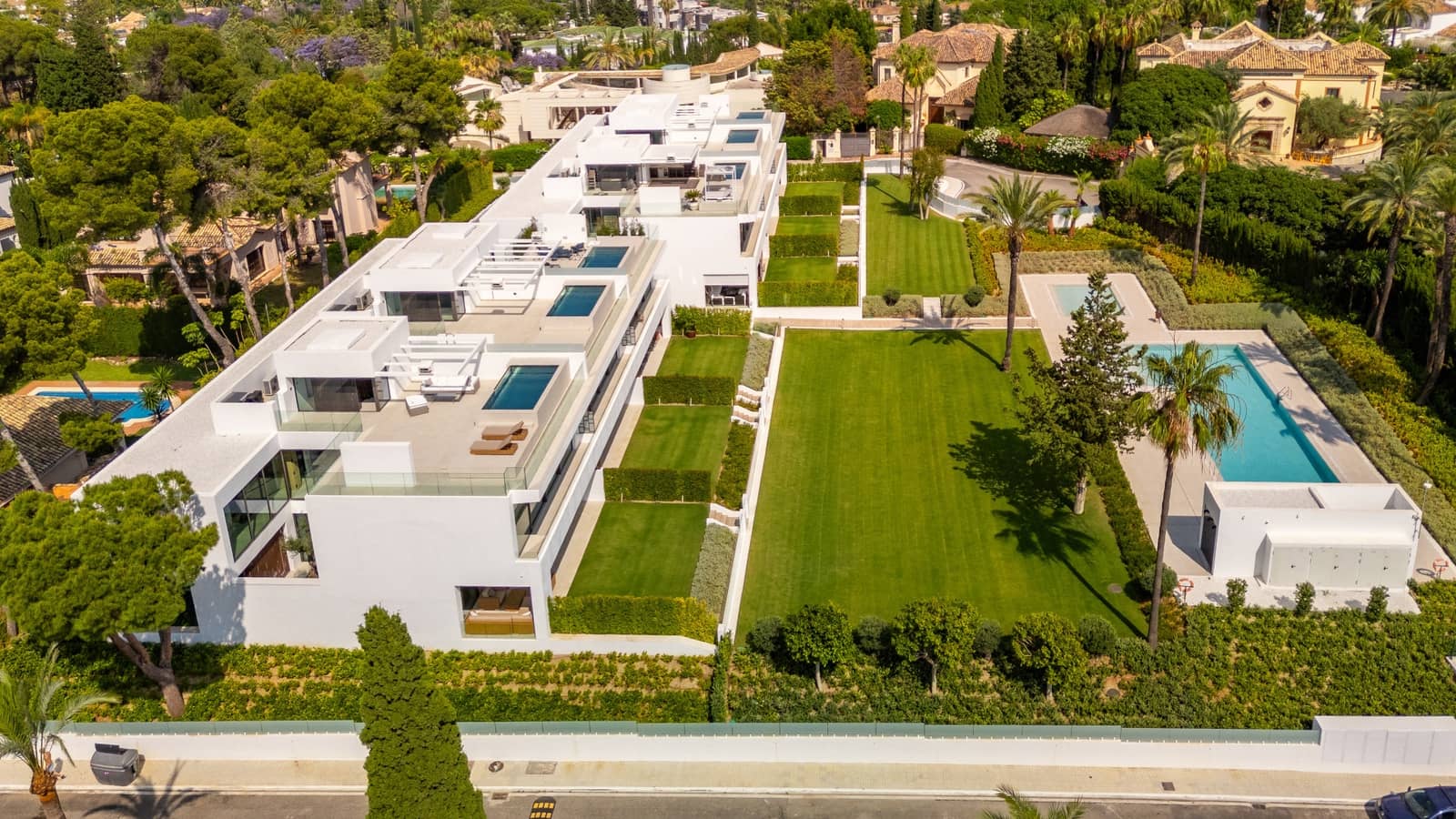 4 bedroom Semi-detached Villa for sale in Marbella with pool garage - € 5,000,000 (Ref: 8551260)