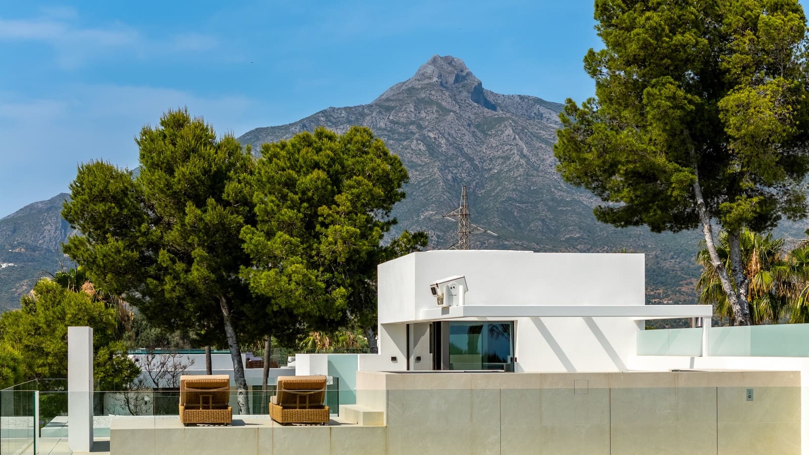 4 bedroom Semi-detached Villa for sale in Marbella with pool garage - € 5,000,000 (Ref: 8551260)