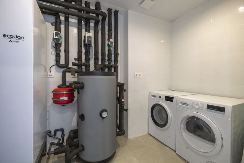 3 bedroom Townhouse for sale in Marbella with pool garage - € 1,500,000 (Ref: 8572489)